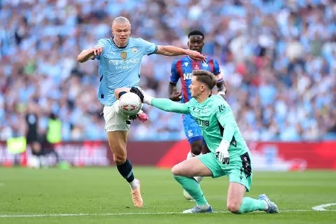 الـVAR تجاهلهما.. شيكا على طريقة هندرسون في نهائي كأس الاتحاد الإنجليزي